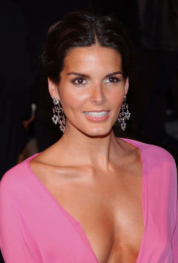 Angie Harmon - Photo Colection